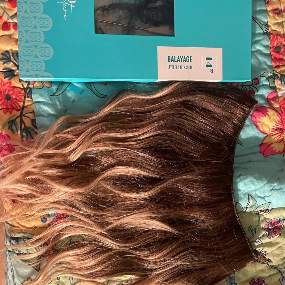 Halo 14in balayage layered extensions color B14/24 100% Remy human hair.